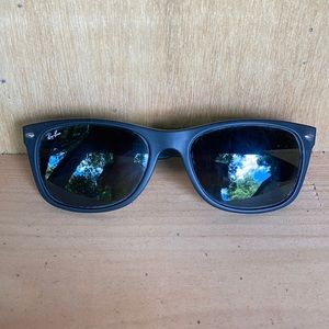 Ray Ban “New Wayfarer” sunglasses